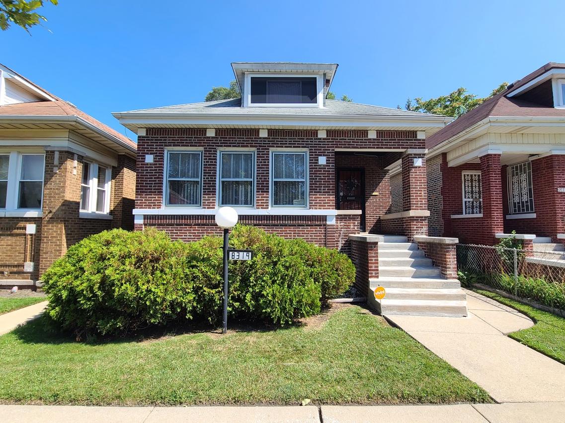 8319 S Crandon Ave., Chicago, IL 60617