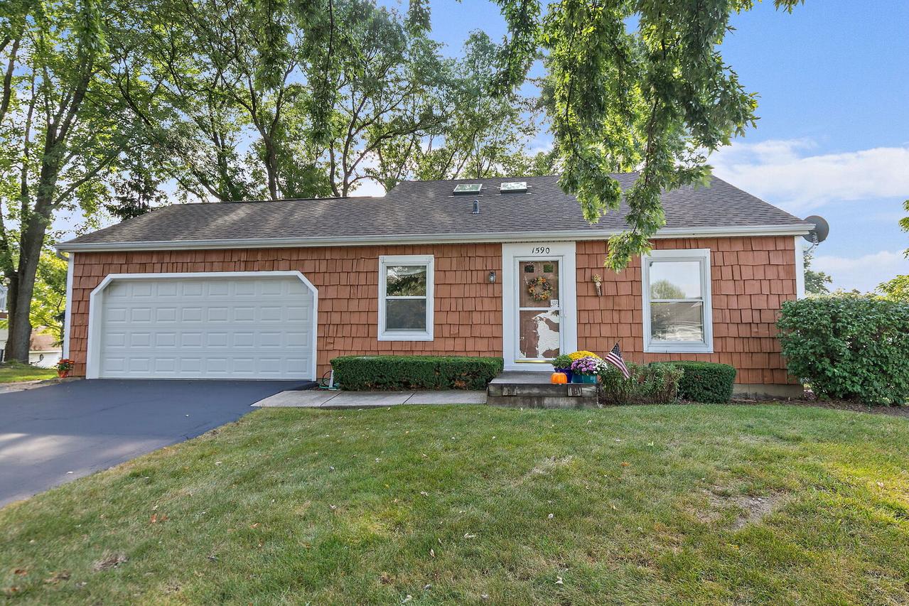 1590 Adams Ave., St. Charles, IL 60174