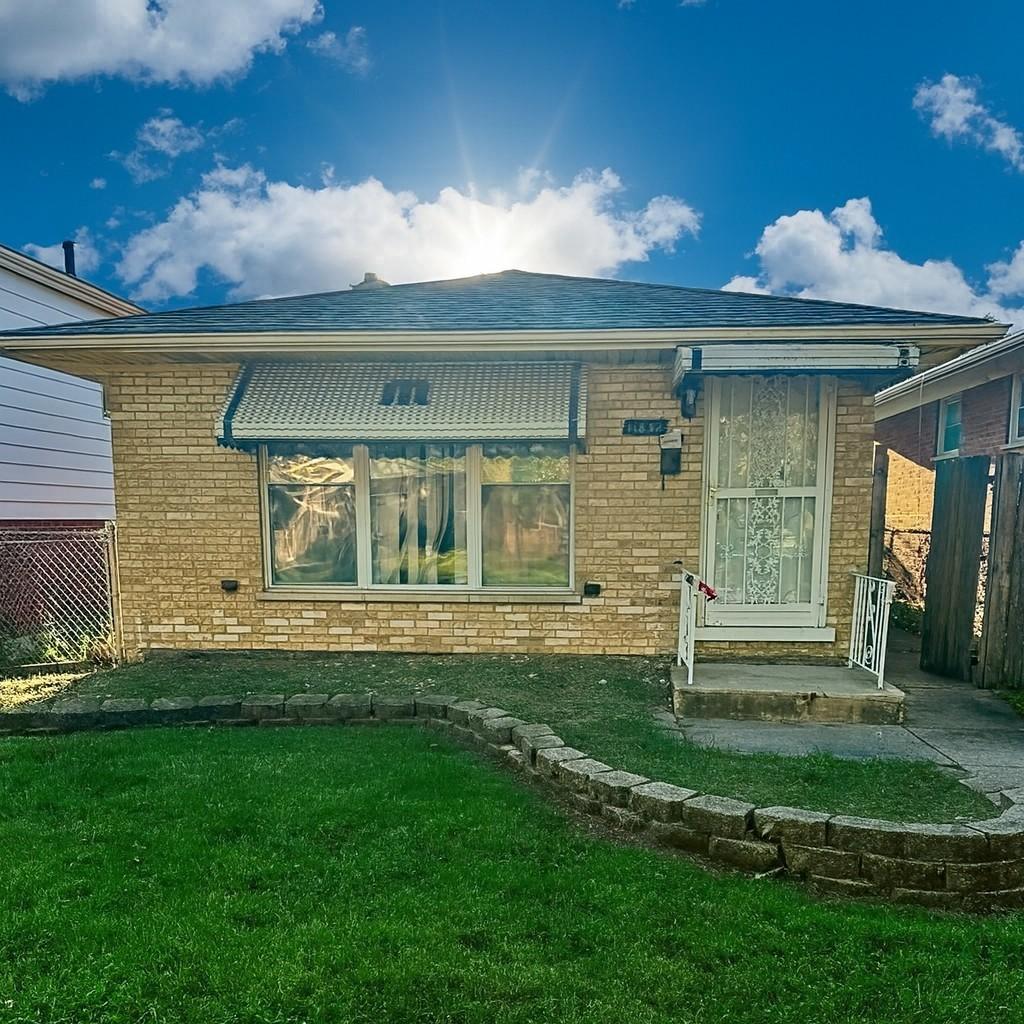 11832 S Bishop St., Chicago, IL 60643