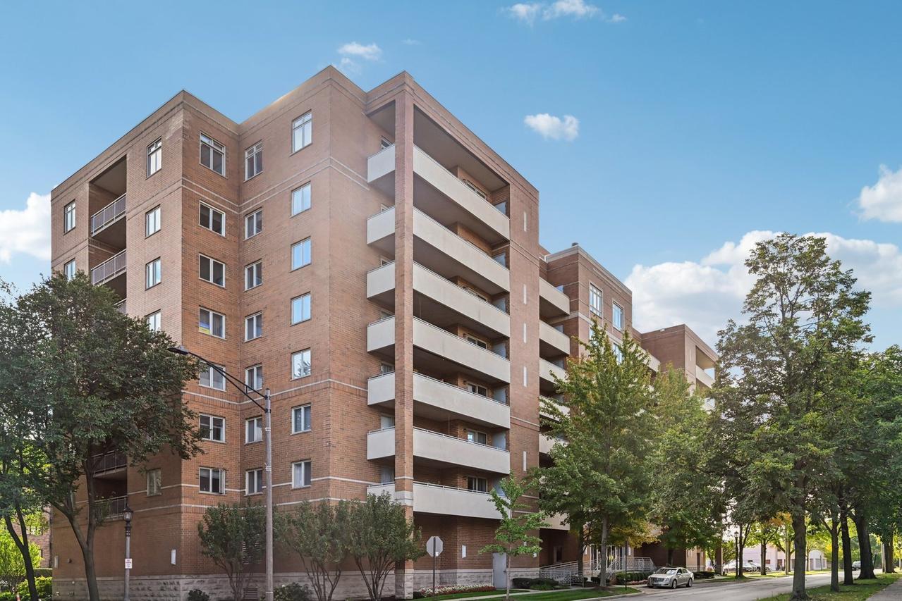 435 William St. #205, River Forest, IL 60305