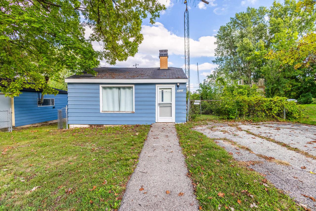 35107 N Rosewood Ave., Ingleside, IL 60041