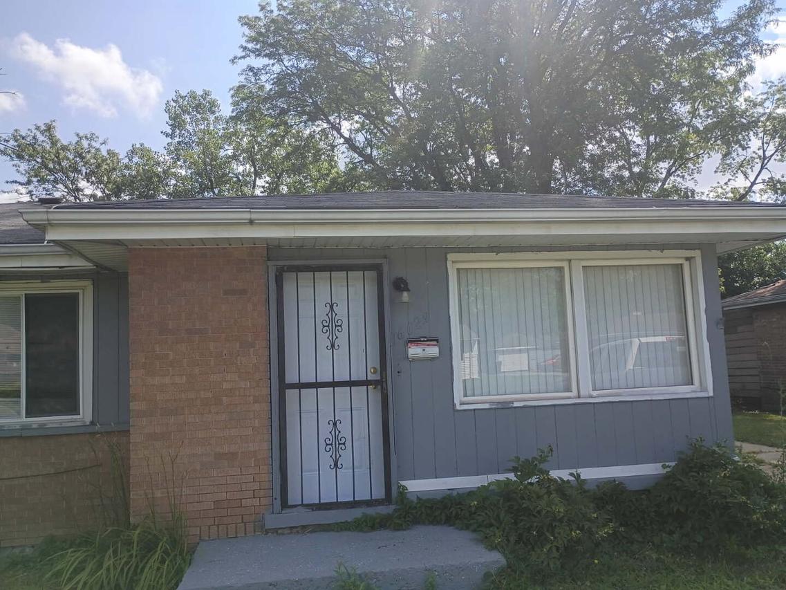 16029 Circle Dr., Markham, IL 60428