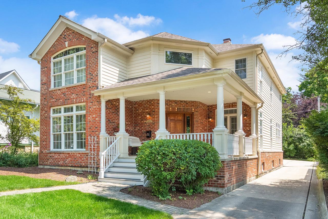 4829 Linscott Ave., Downers Grove, IL 60515