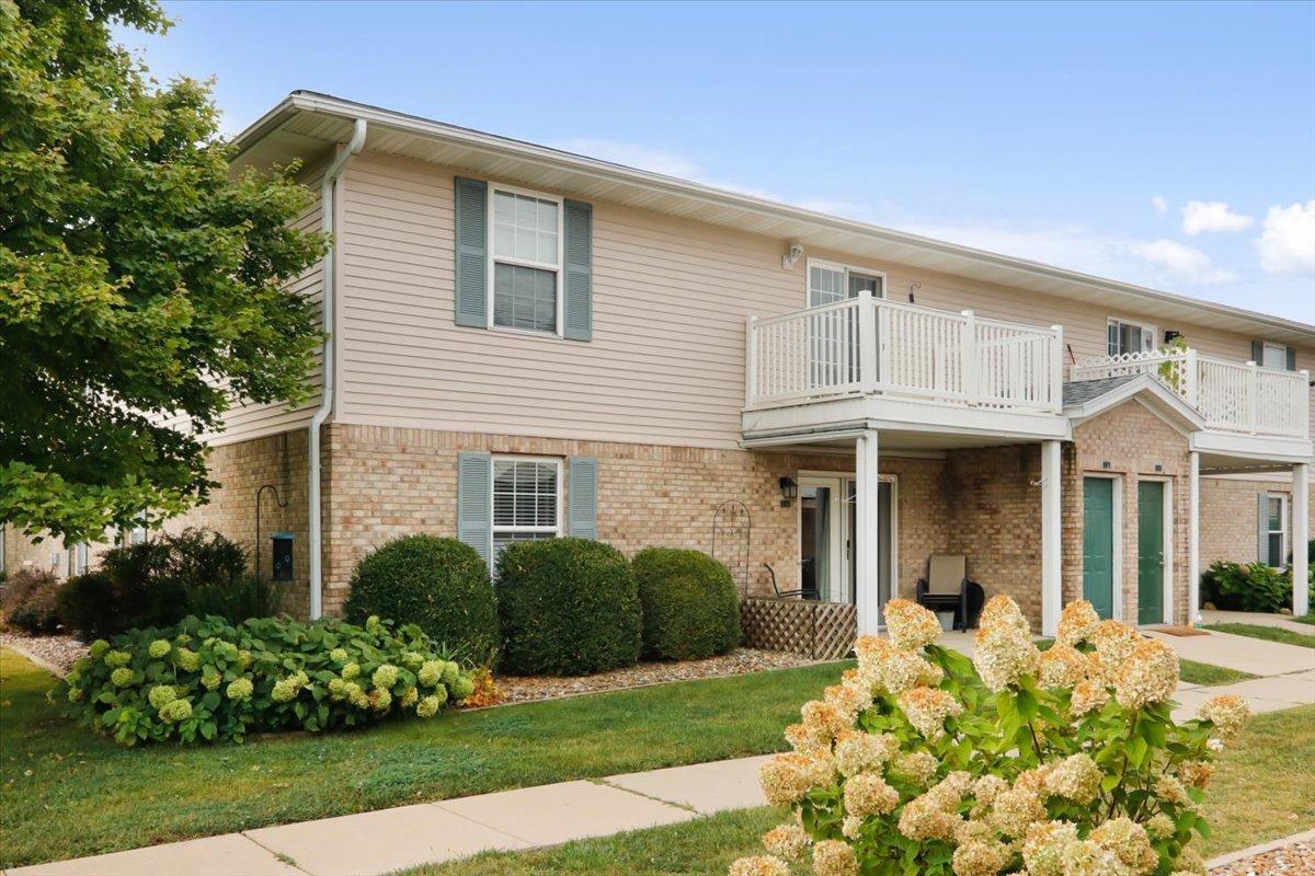 1040 Ekstam Dr. #107, Bloomington, IL 61704