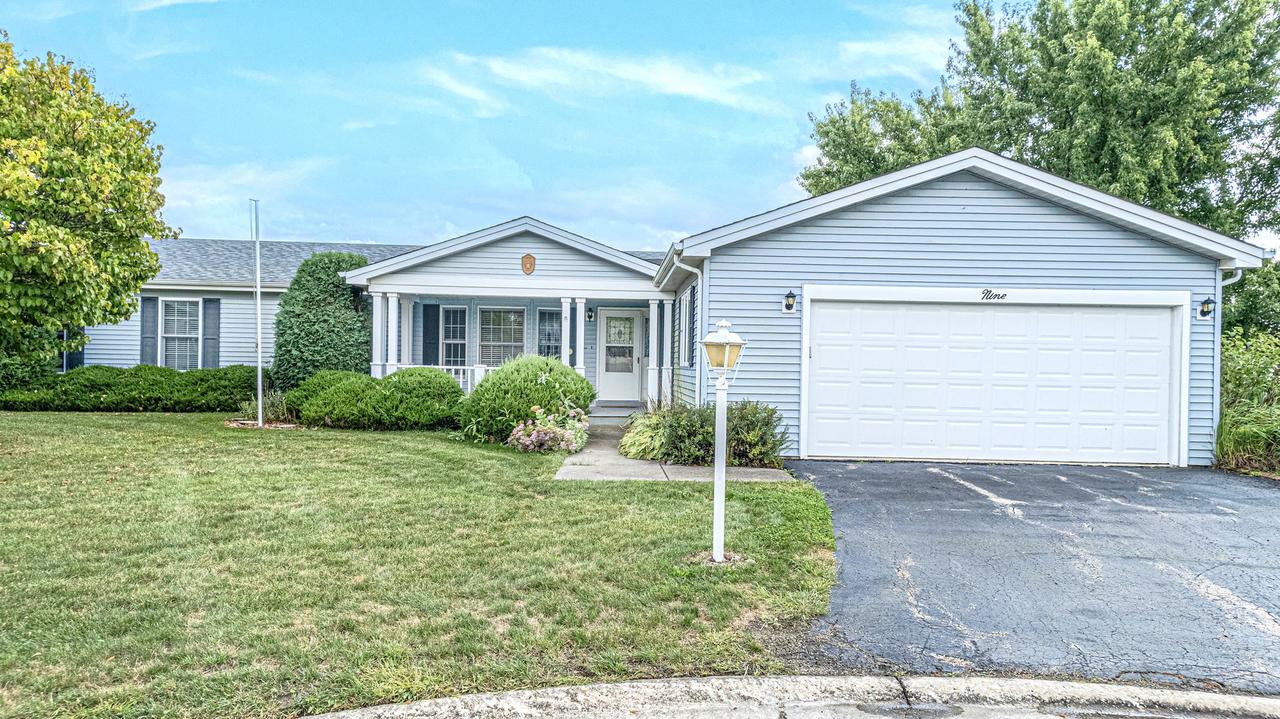 9 Derby Ct., Grayslake, IL 60030