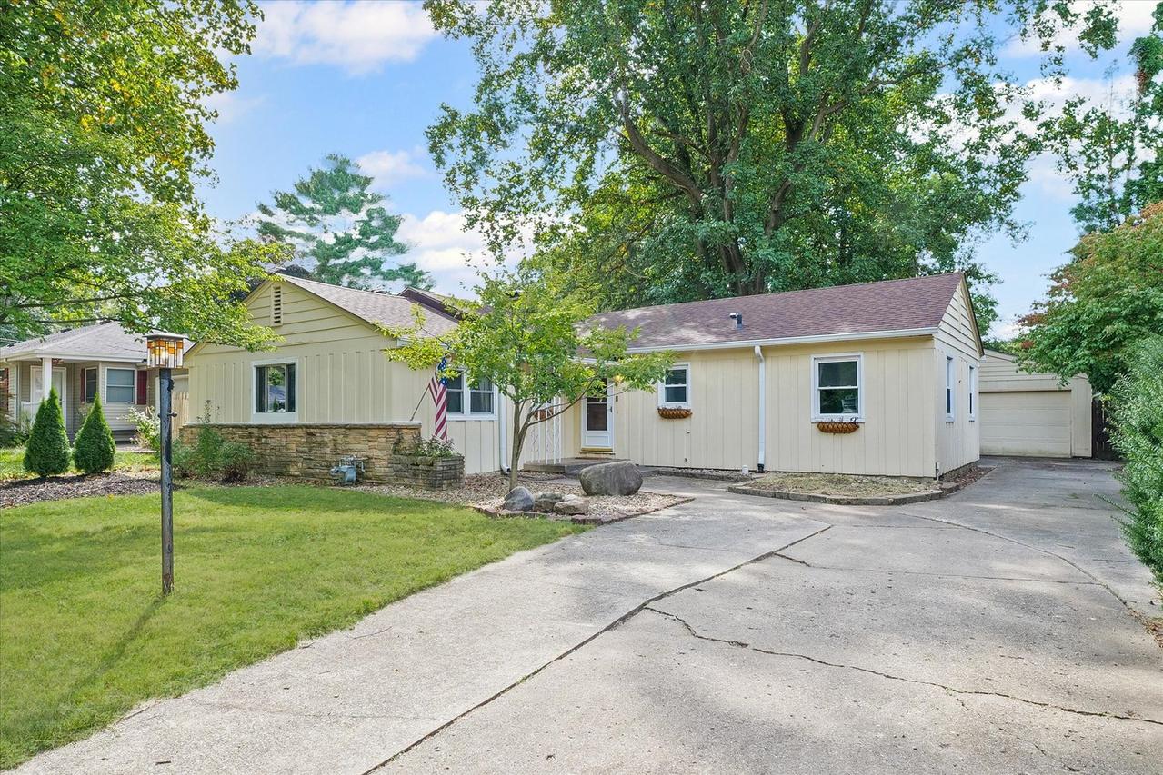 1607 Chevy Chase Dr., Champaign, IL 61821