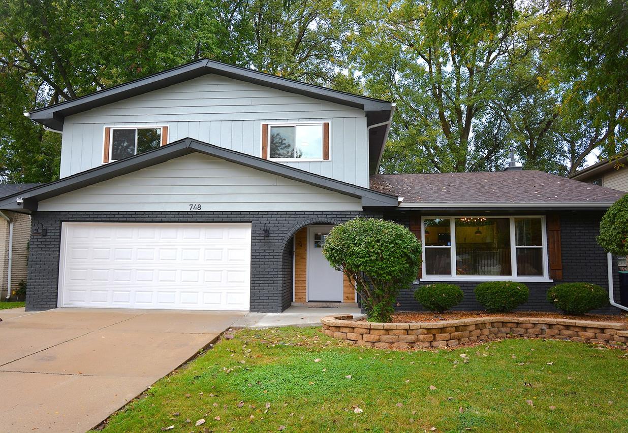 748 Kostner Ave., Matteson, IL 60443