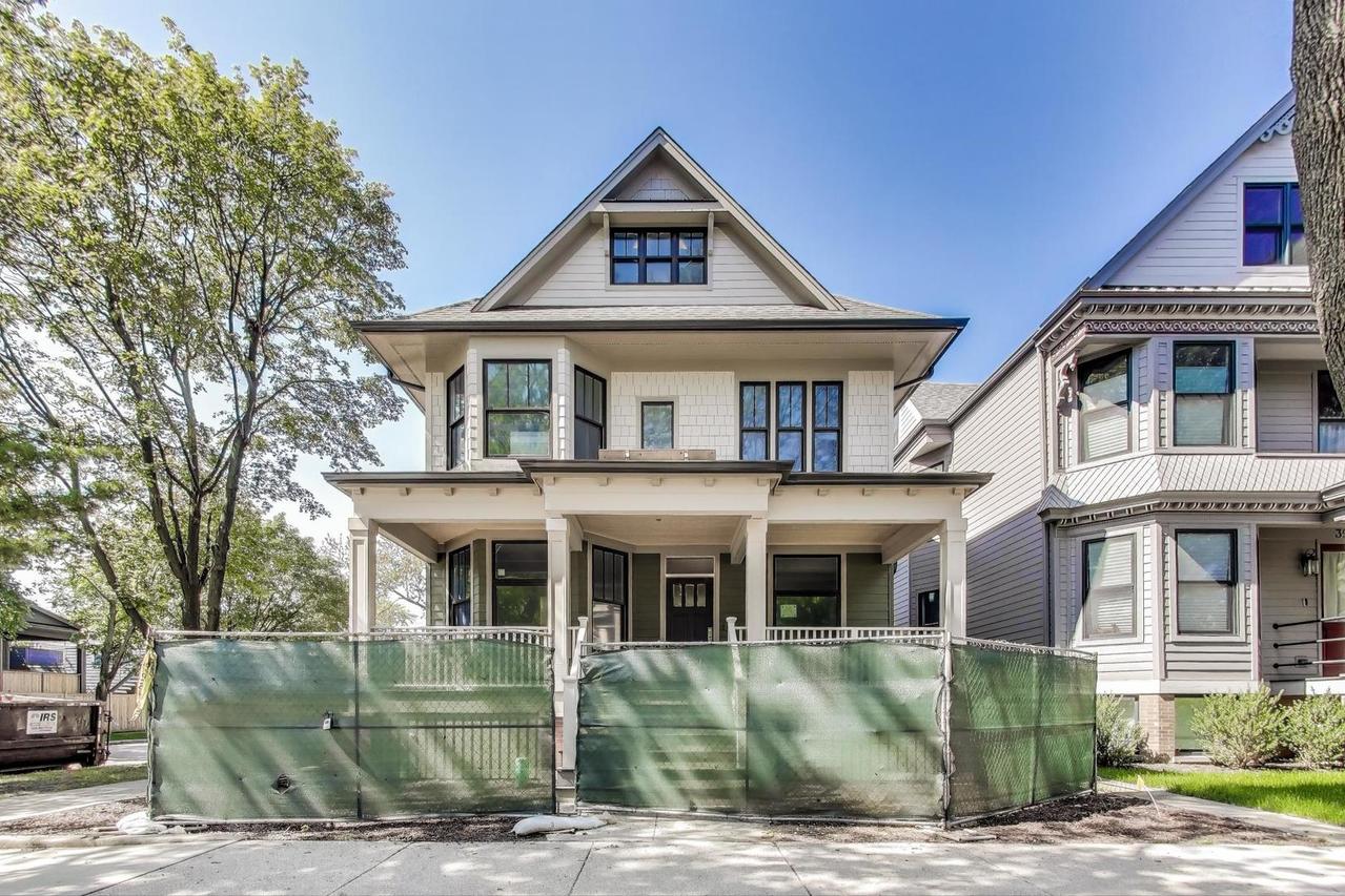 3902 N Hamilton Ave., Chicago, IL 60618