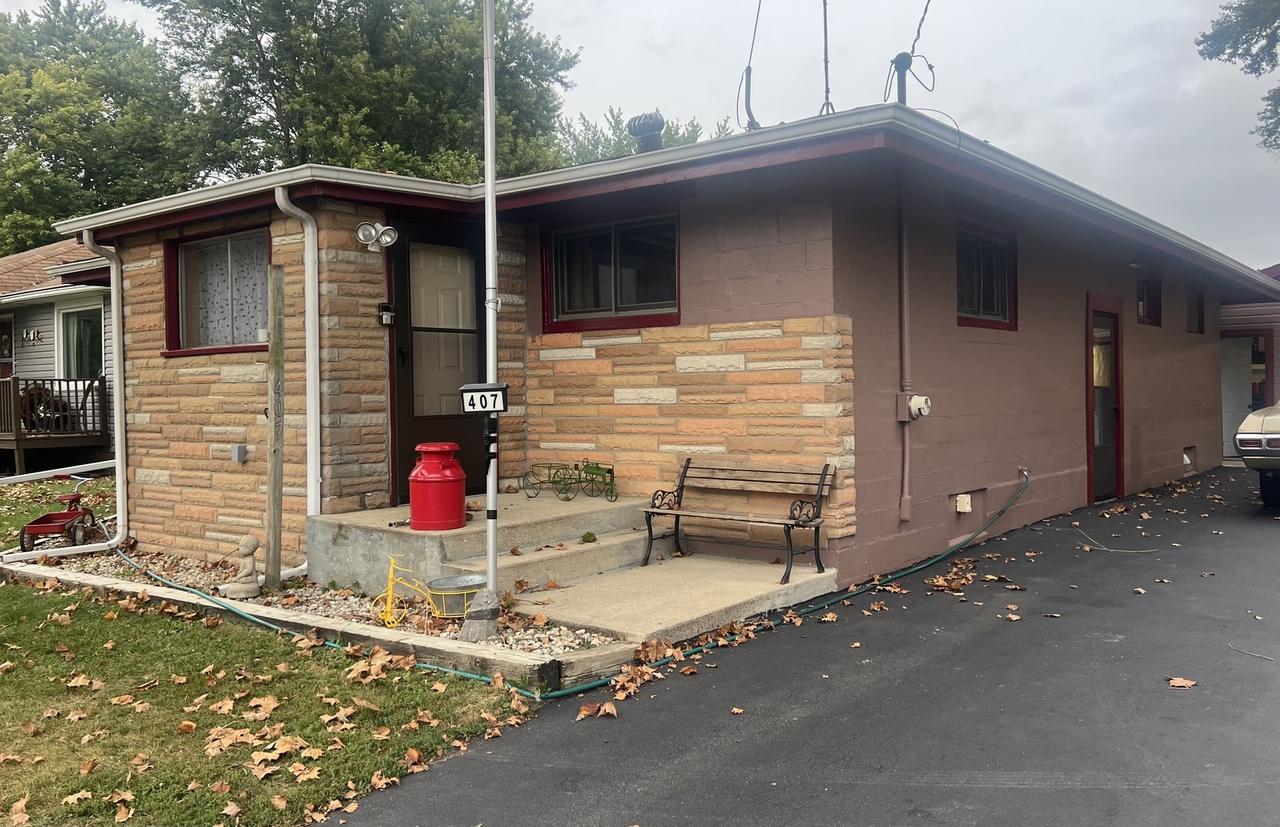 407 S 6th St., Kirkland, IL 60146