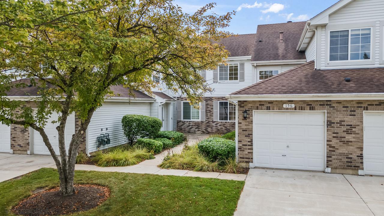 156 Sierra Pass Dr. #4, Schaumburg, IL 60194