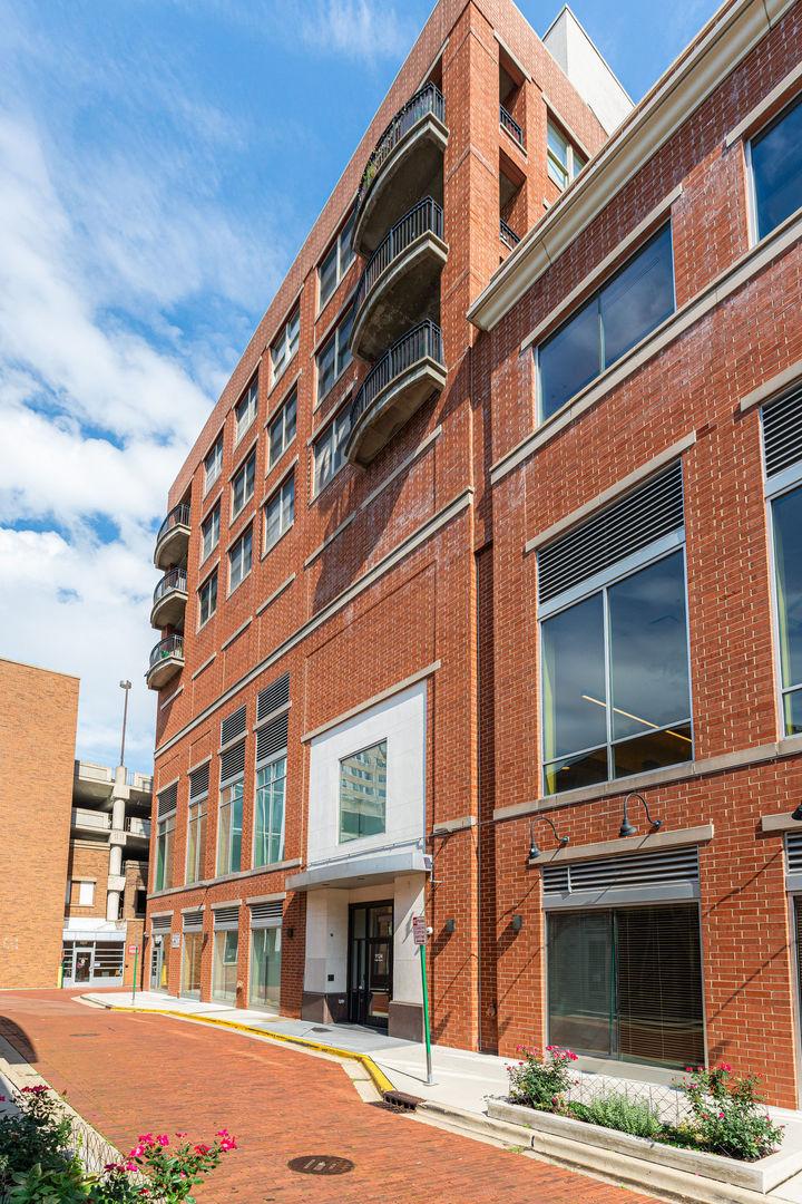 1124 Lake St. #411, Oak Park, IL 60301