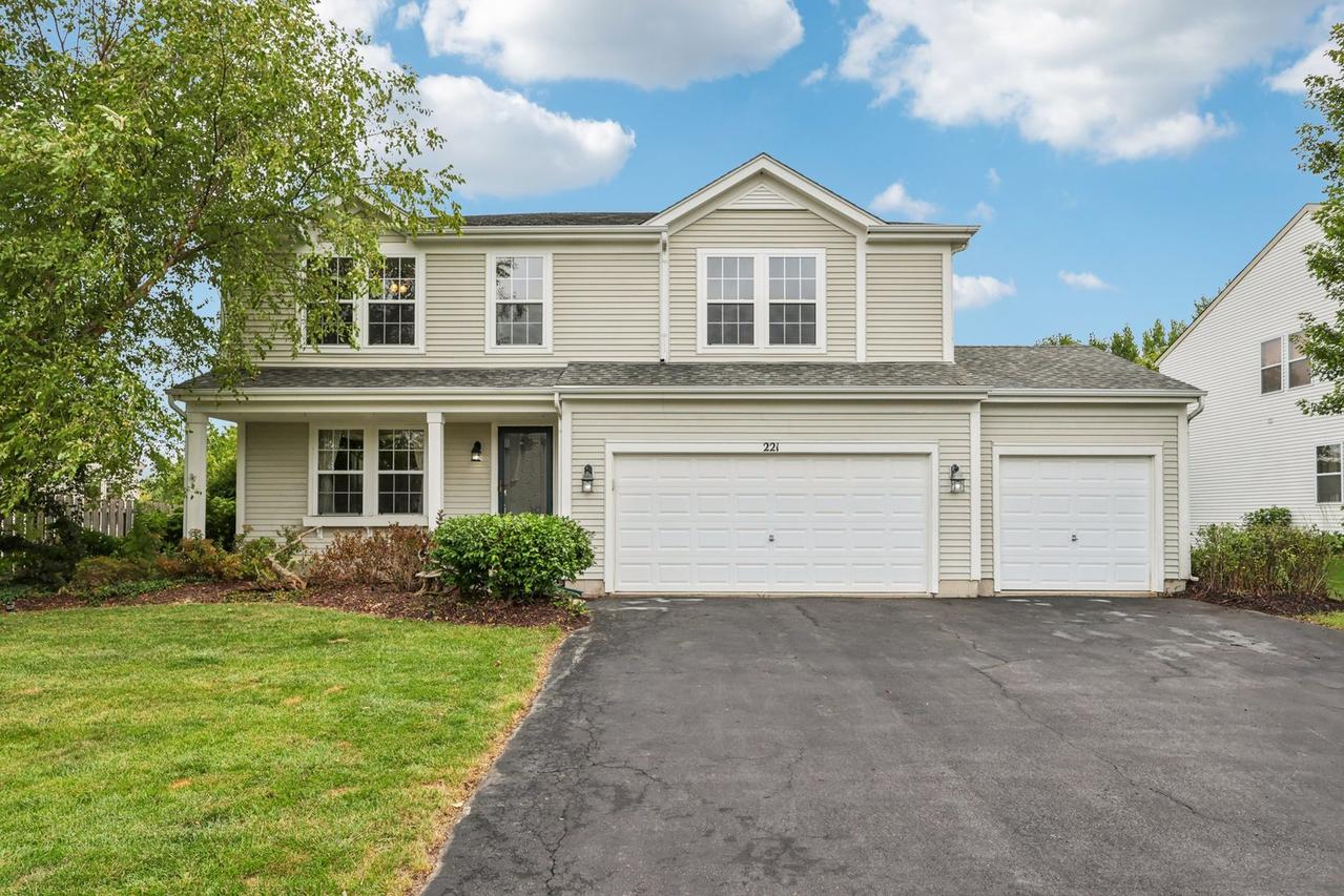 221 White Oak St., Hampshire, IL 60140