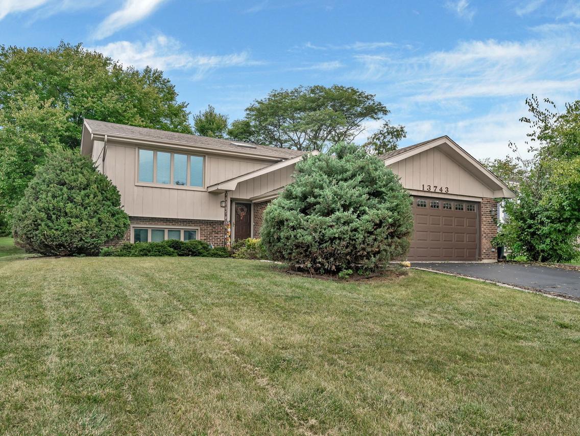 13743 W Carefree Dr., Homer Glen, IL 60491