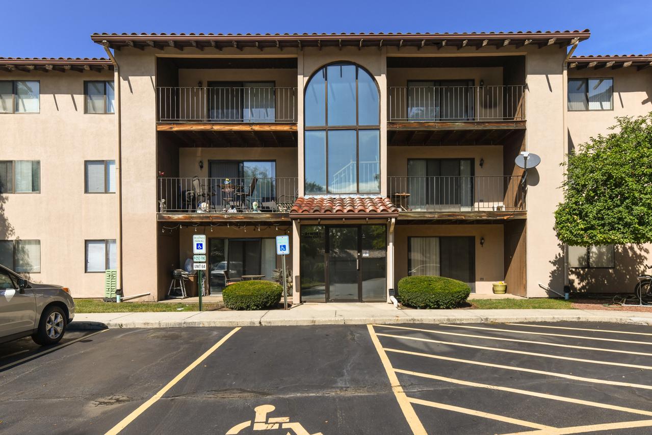 21W581 North Ave. #71, Lombard, IL 60148