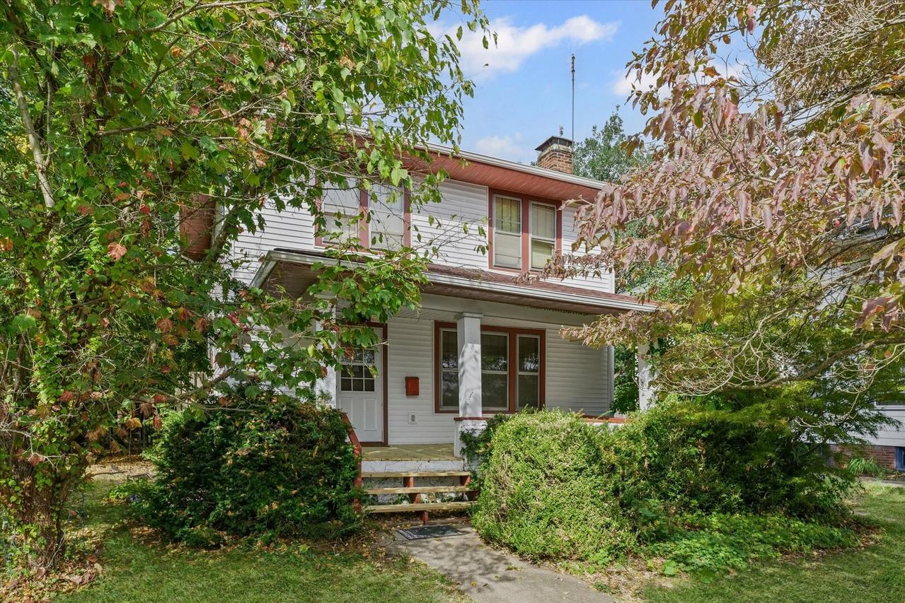 1203 S Race St., Urbana, IL 61801