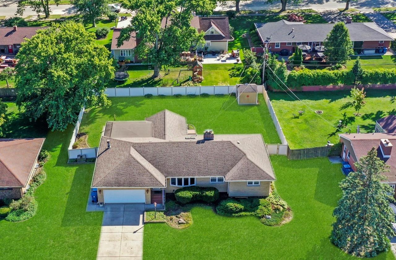 354 Oakwood Dr., Crete, IL 60417