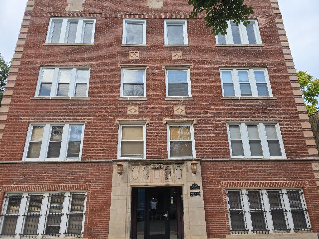1050 W Dakin St. #G2, Chicago, IL 60613