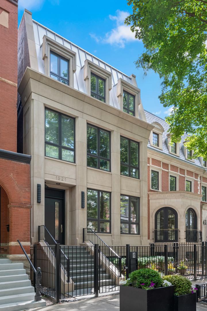 1921 N Dayton St., Chicago, IL 60614