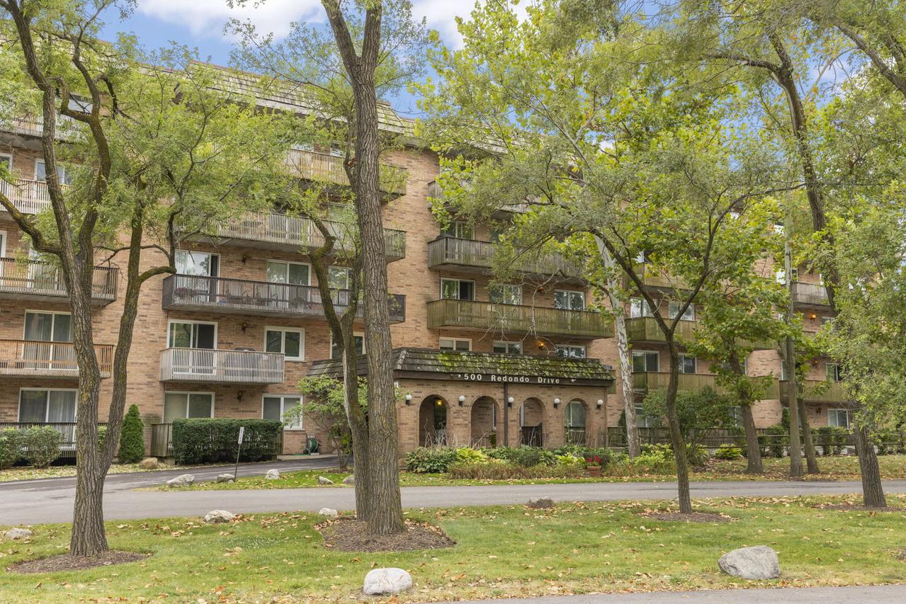 500 Redondo Dr. #409, Downers Grove, IL 60516
