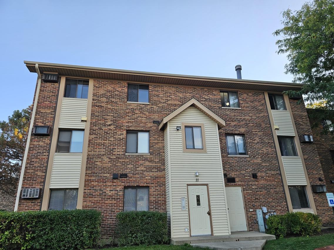 11 Echo Ct. #5, Vernon Hills, IL 60061