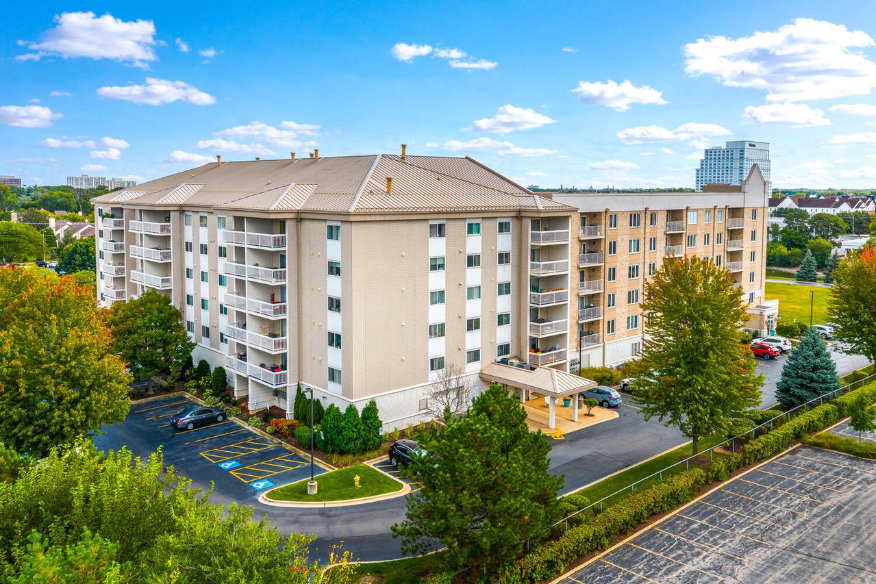 2020 Saint Regis Dr. #509, Lombard, IL 60148