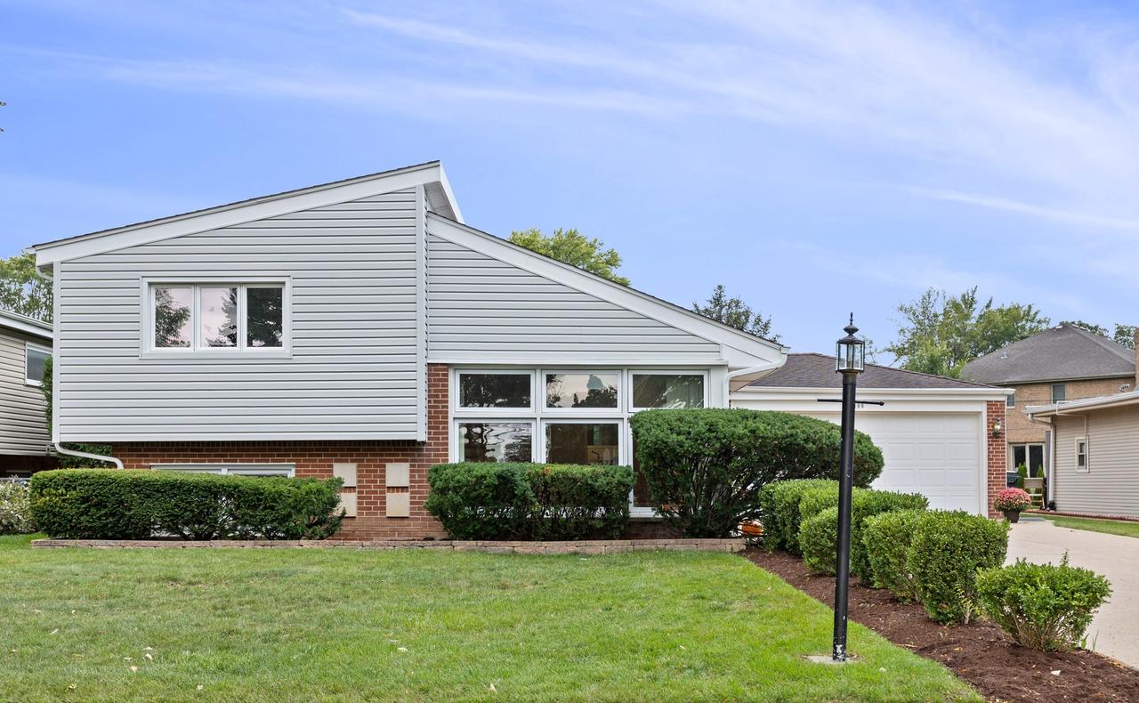 9400 Octavia Ave., Morton Grove, IL 60053