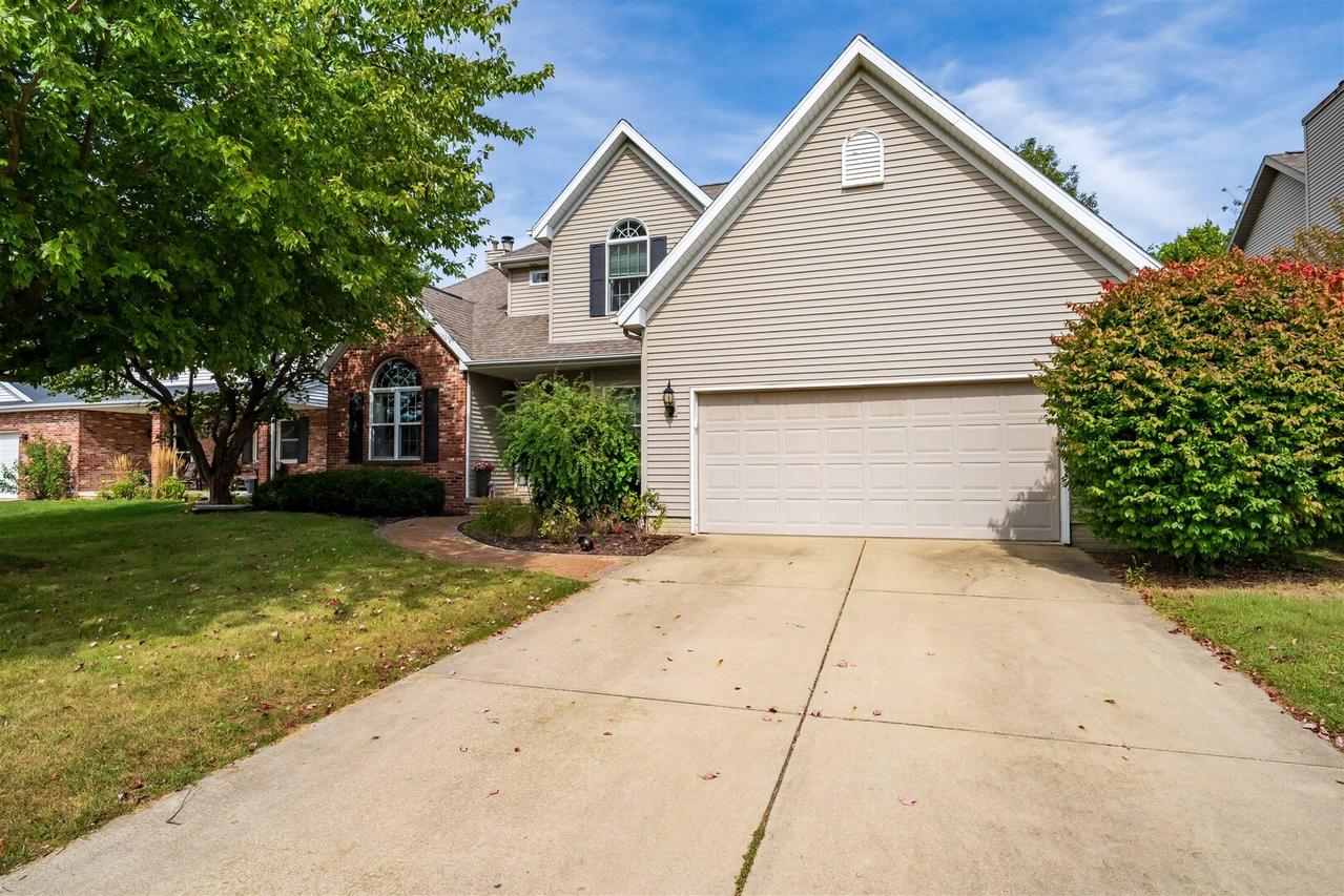 8 Cygnet Crossing, Bloomington, IL 61704