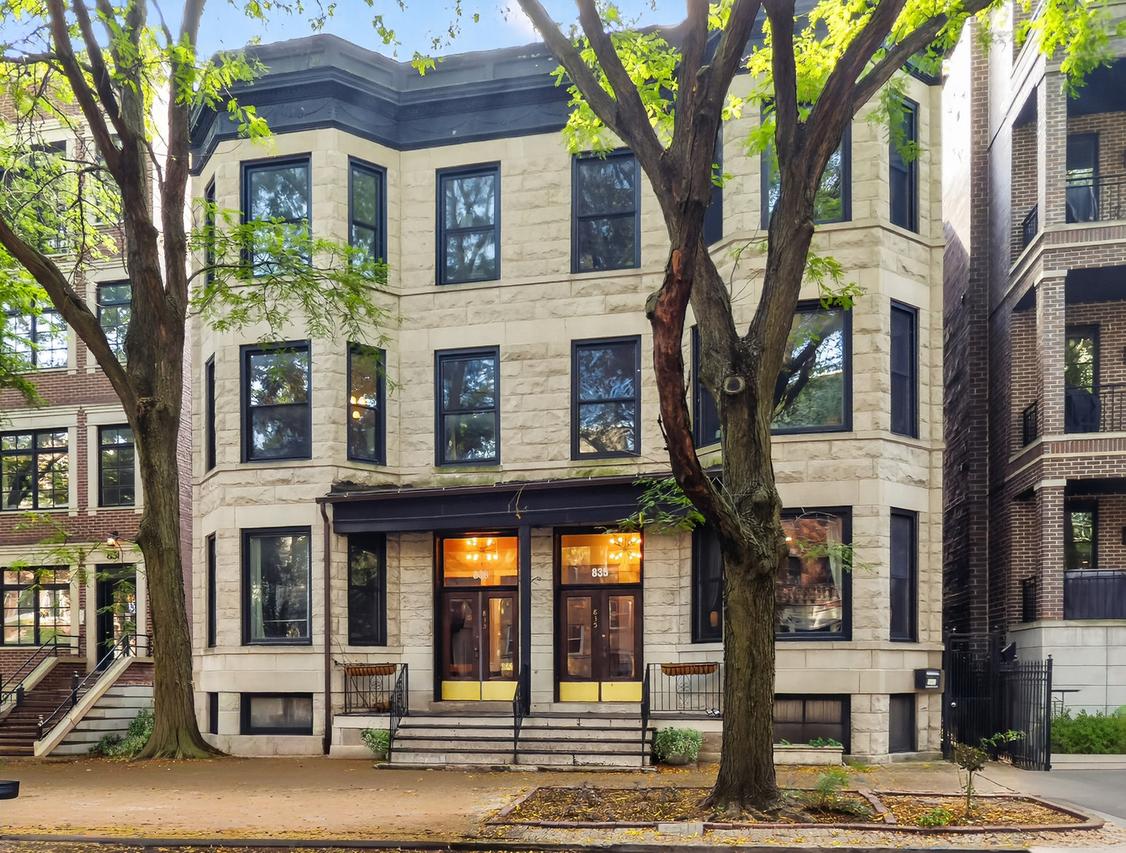 835 W Buckingham Pl. #2, Chicago, IL 60657