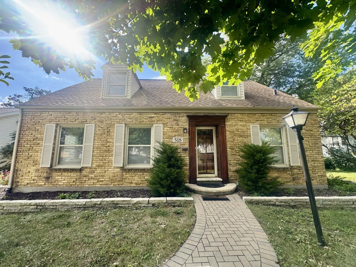 518 Clark St., Elgin, IL 60123