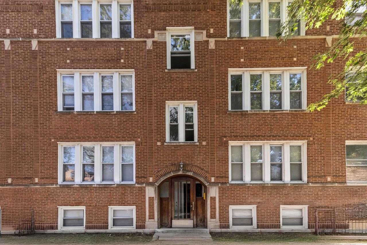 7207 N Damen Ave. #2, Chicago, IL 60645