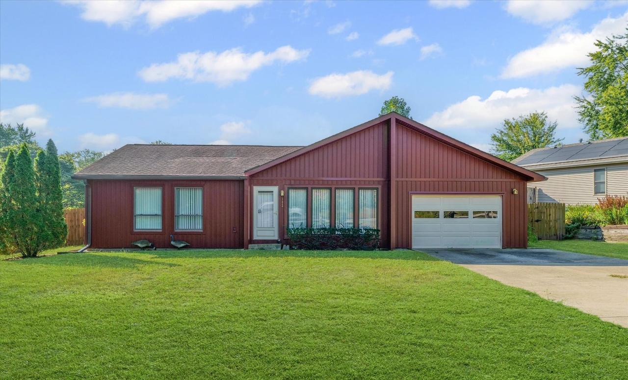 102 S Lake Of The Woods Rd., Mahomet, IL 61853