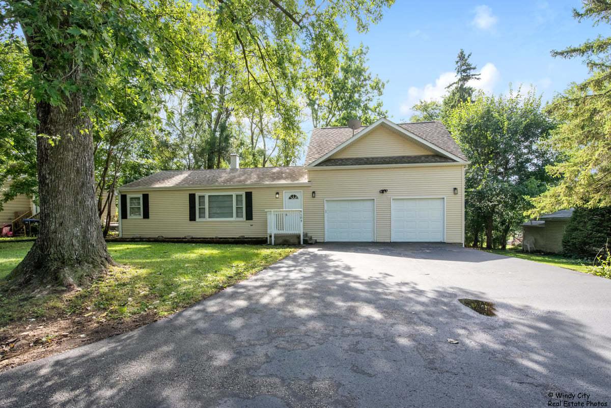 9109 Pine Ave., Wonder Lake, IL 60097