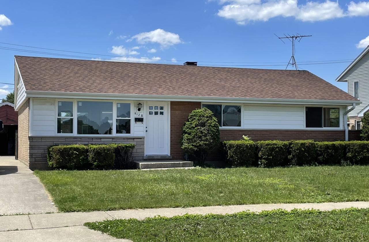 9128 Pembroke Ln., Bridgeview, IL 60455