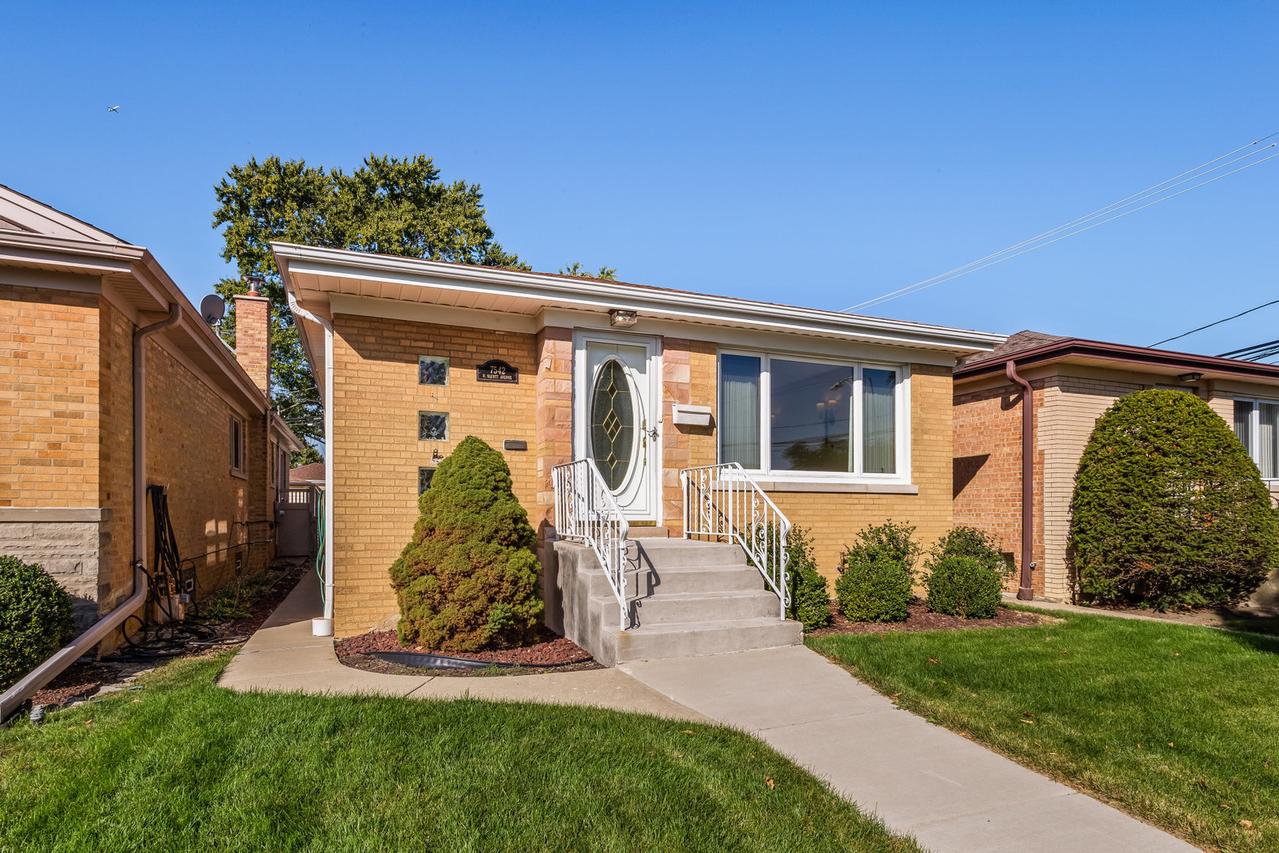 7542 N Olcott Ave., Chicago, IL 60631