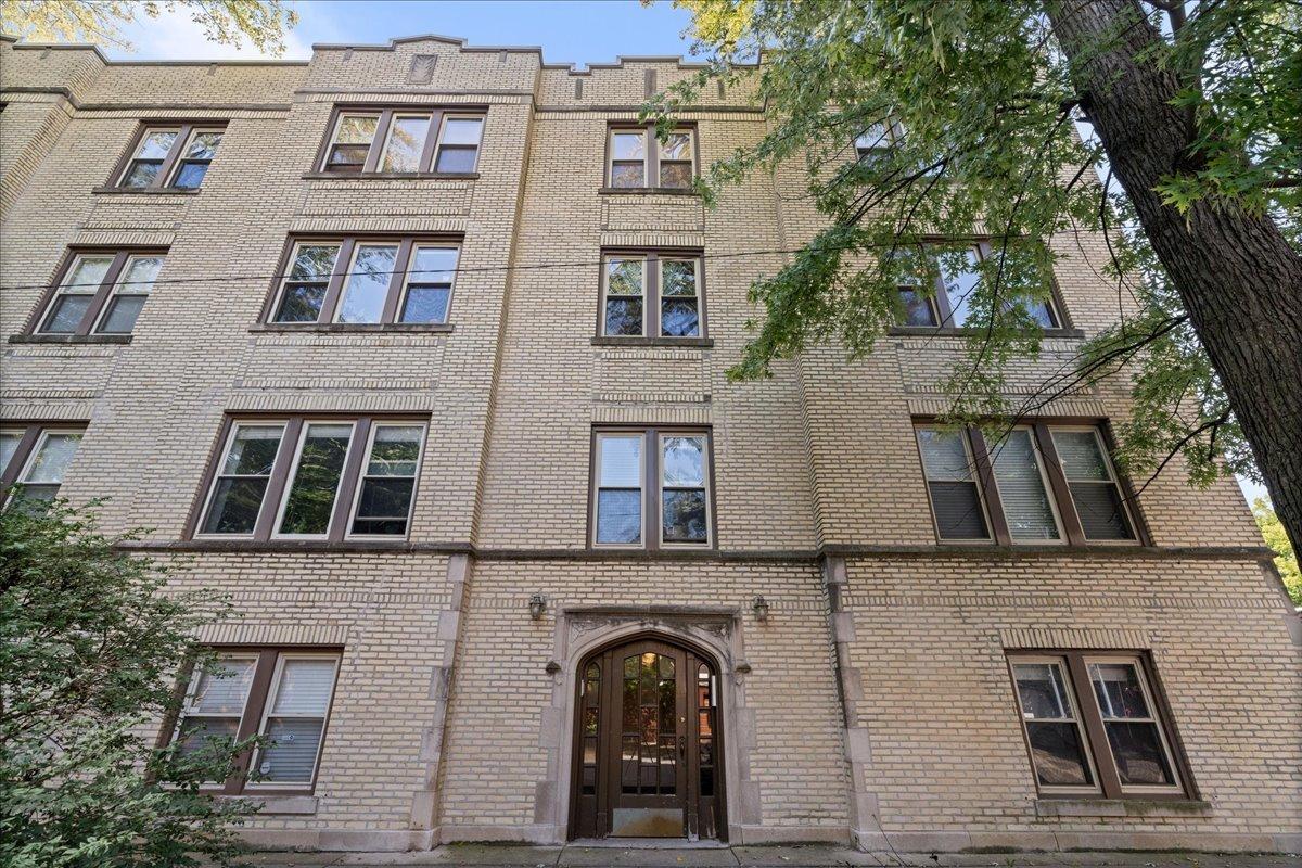 3107 W George St. #2, Chicago, IL 60618