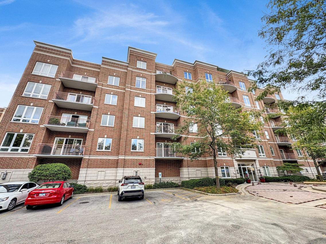 799 Graceland Ave. #504A, Des Plaines, IL 60016