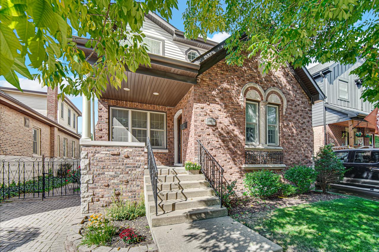 10424 S Campbell Ave., Chicago, IL 60655