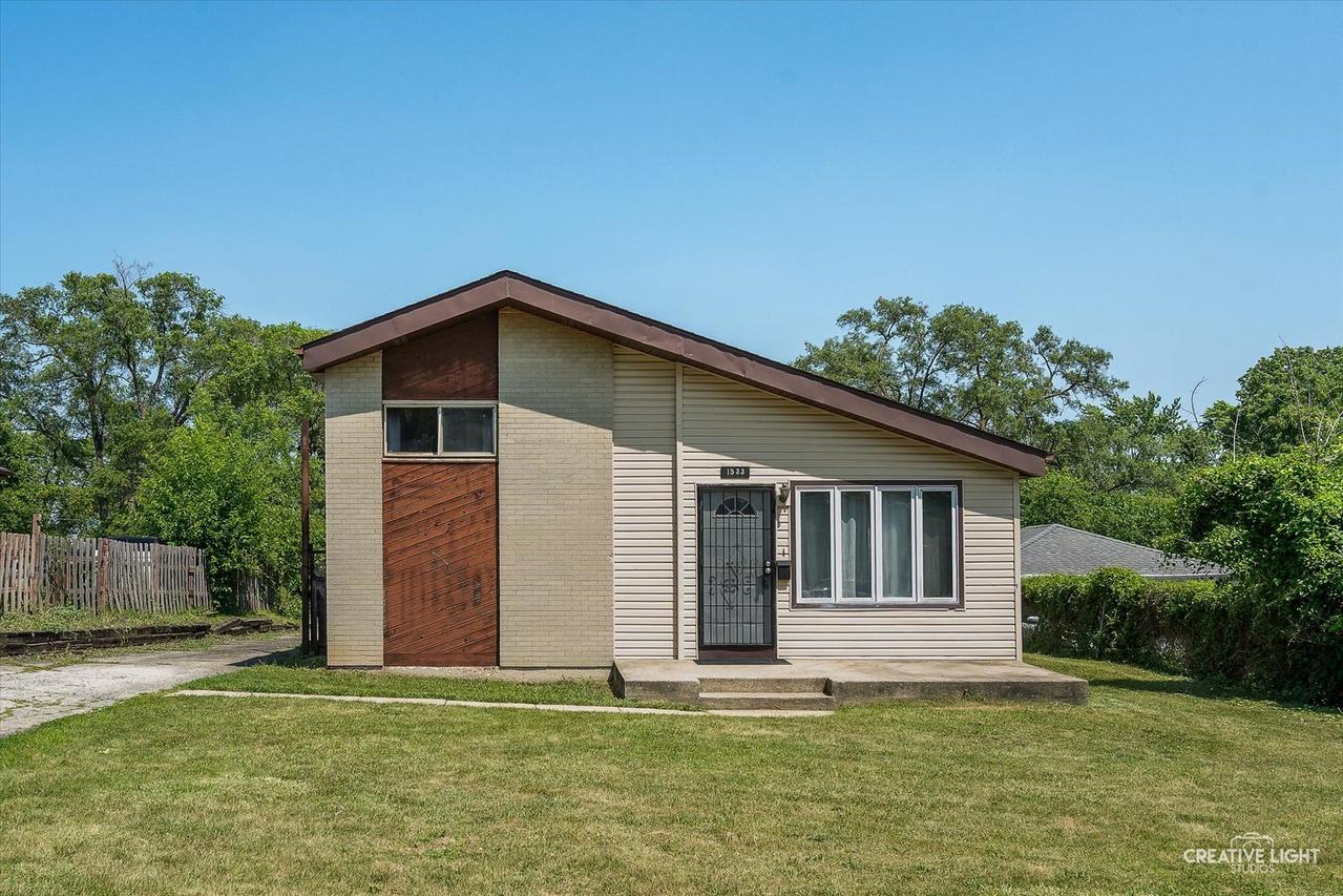 1533 Larry Ln., Glendale Heights, IL 60139