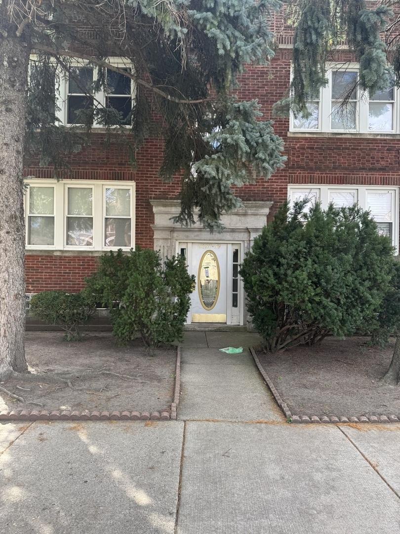 5057 W Roscoe St. #2, Chicago, IL 60641