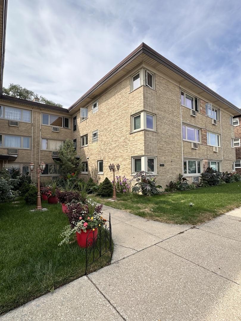 6959 W Higgins Ave. #1S, Chicago, IL 60656