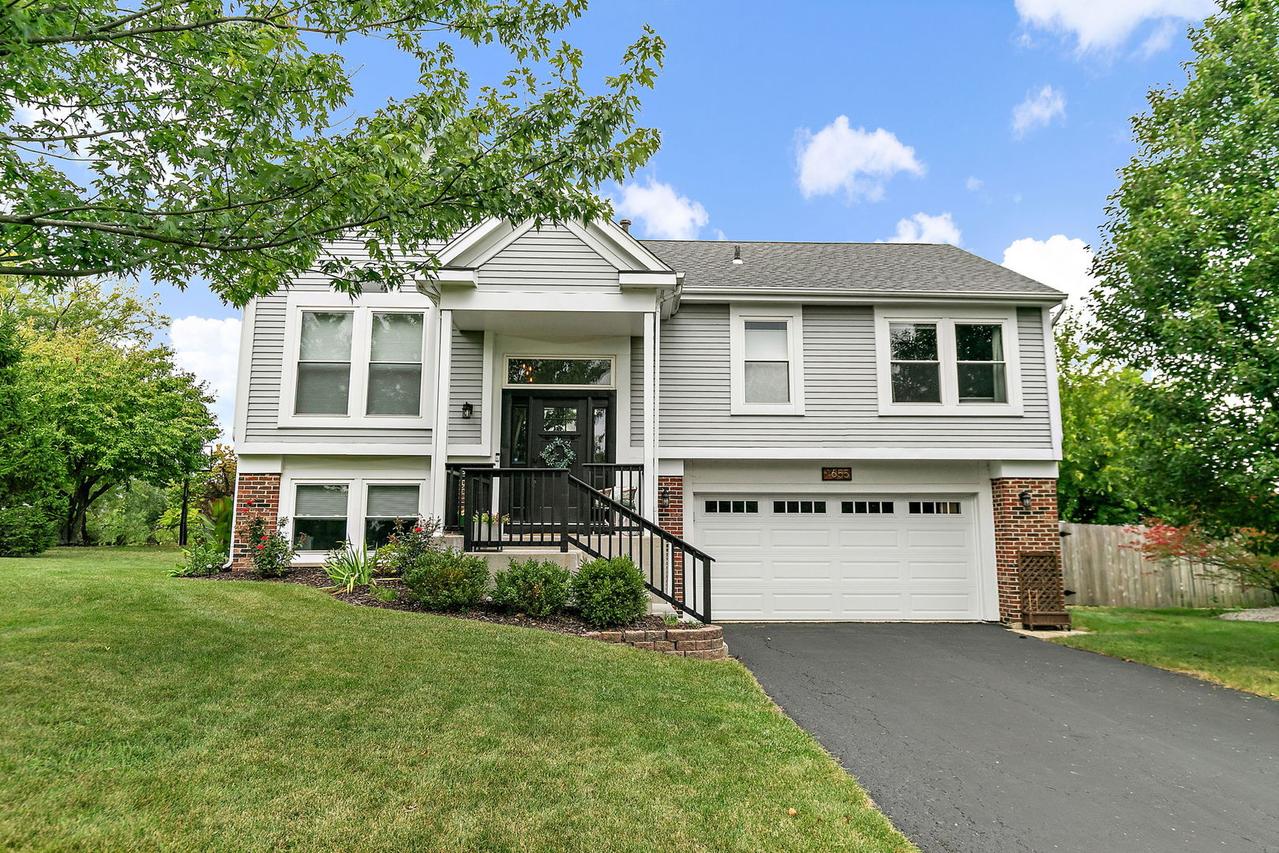 1655 Kennsington Ln., Crystal Lake, IL 60014