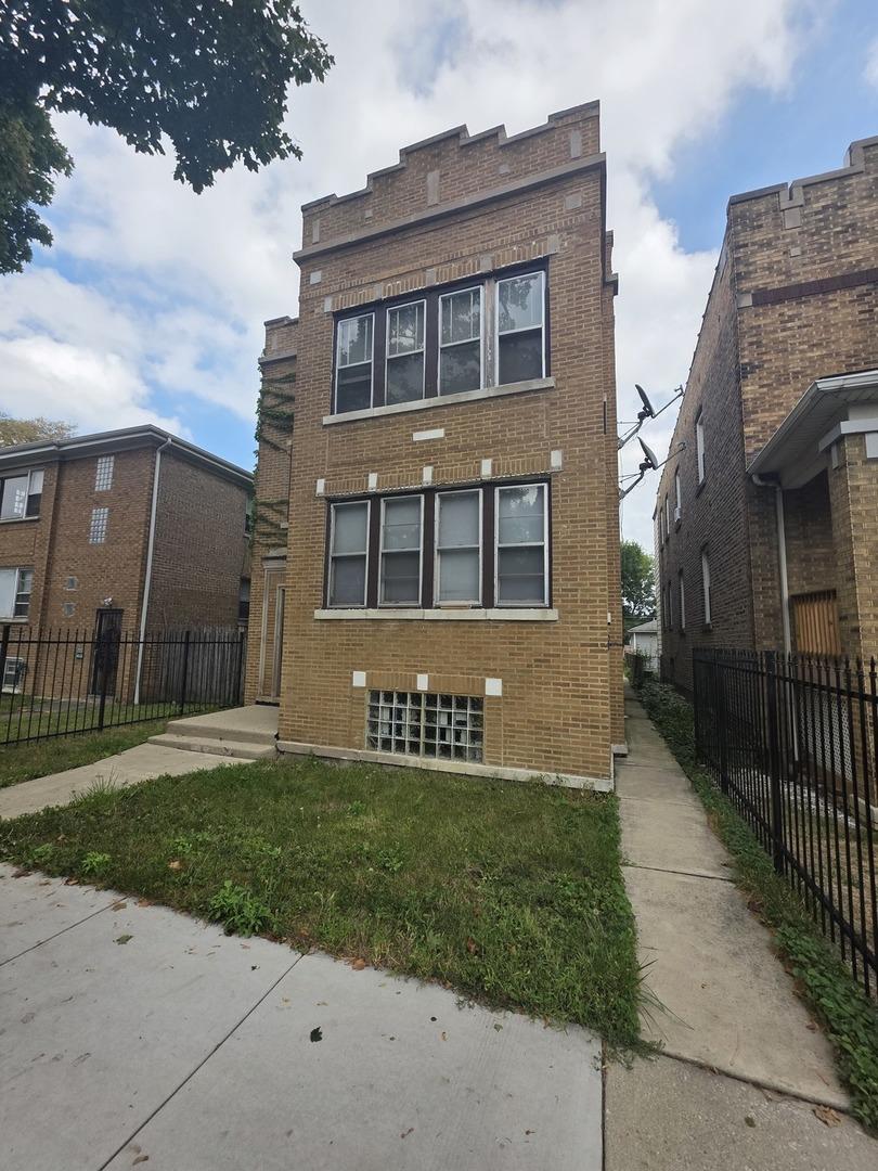 853 N Keeler Ave., Chicago, IL 60651