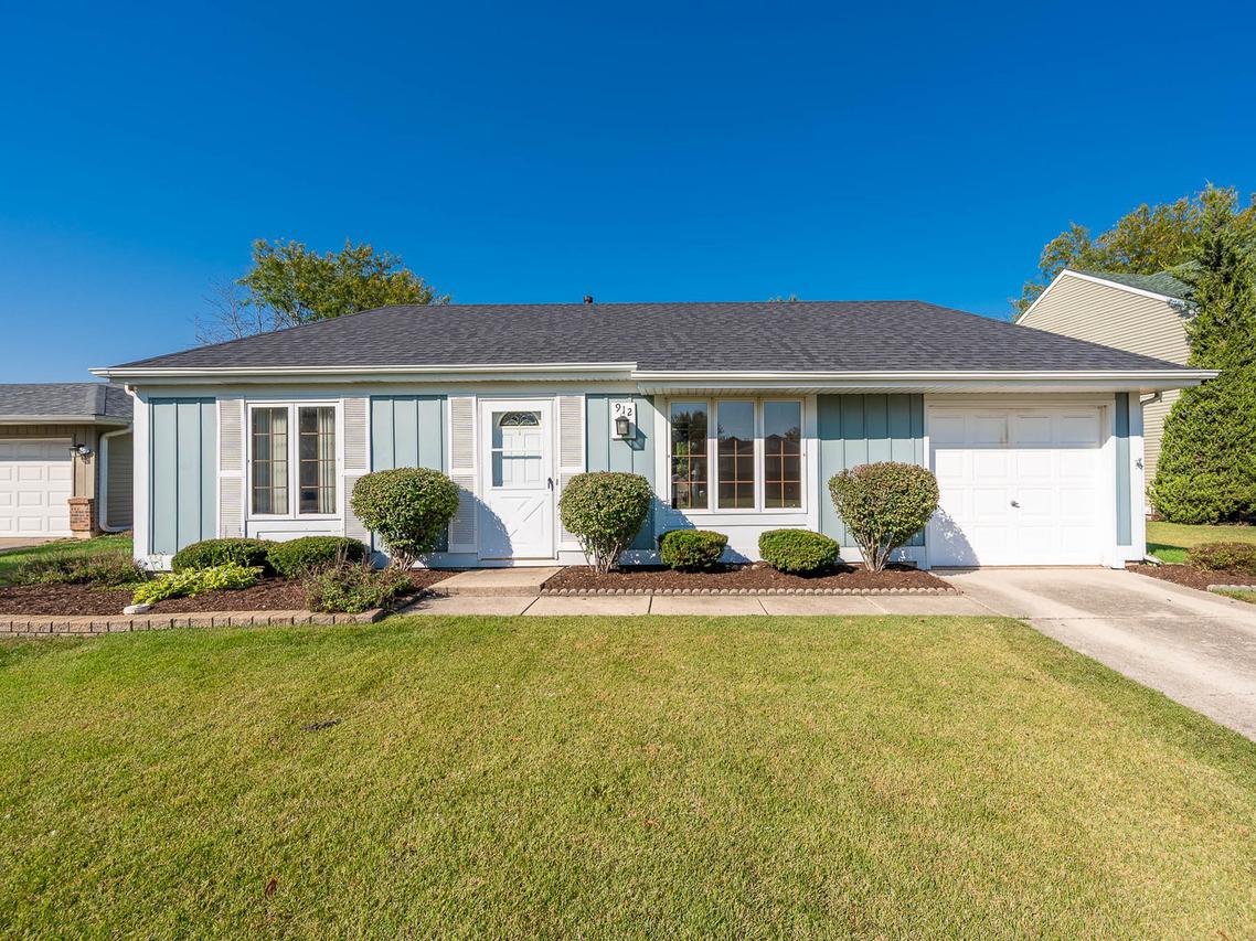 912 Shady Ln., Aurora, IL 60506