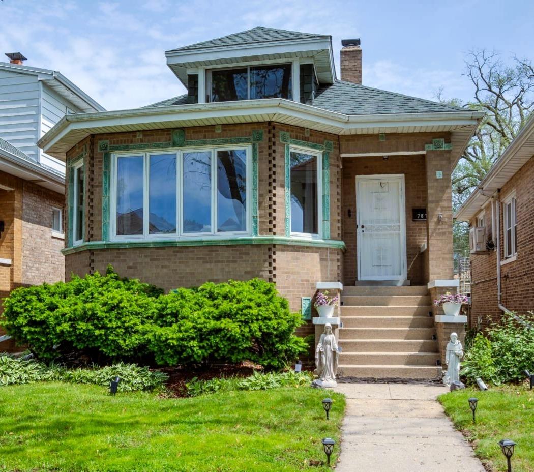 7818 W Elmgrove Dr., Elmwood Park, IL 60707