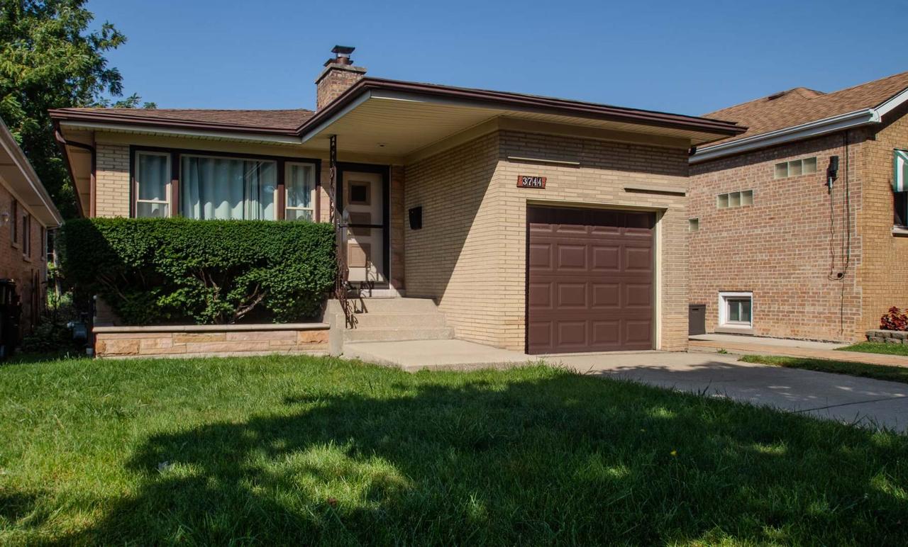 3744 Harvey Ave., Berwyn, IL 60402