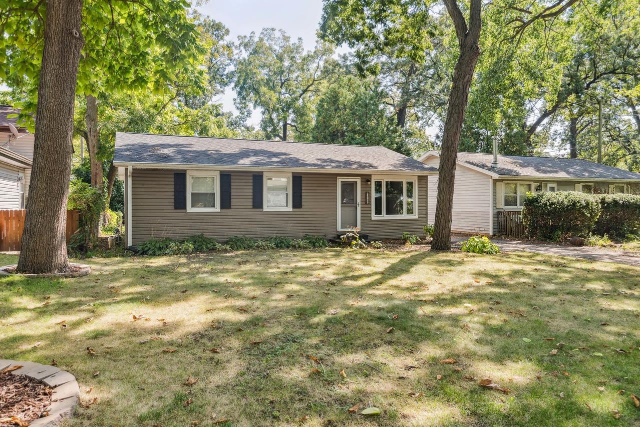 26325 N Walnut Ave., Mundelein, IL 60060