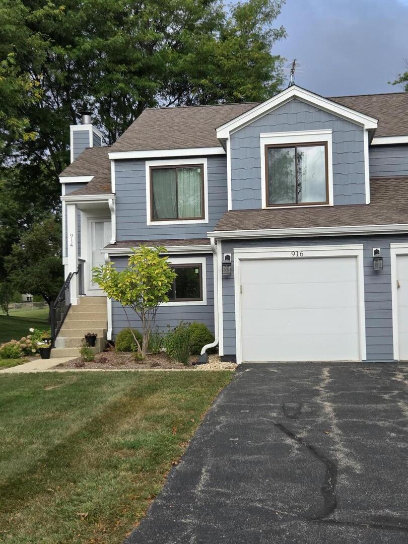 916 Manchester Cir., Schaumburg, IL 60193