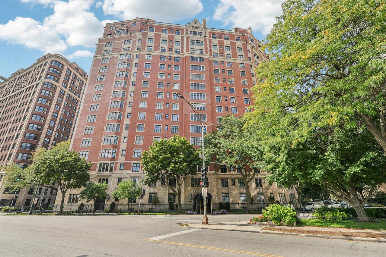 3800 N Lake Shore Dr. #5B, Chicago, IL 60613