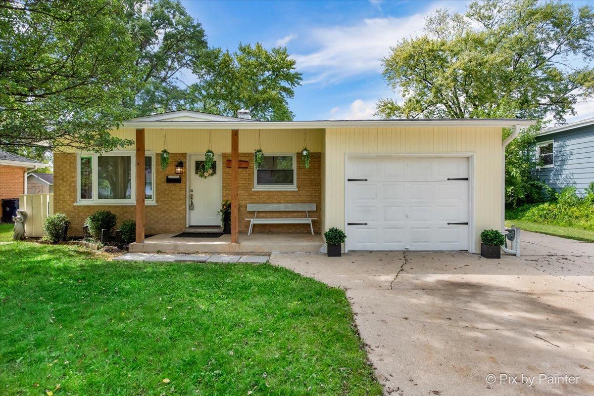 1354 Dakota Dr., Elgin, IL 60120