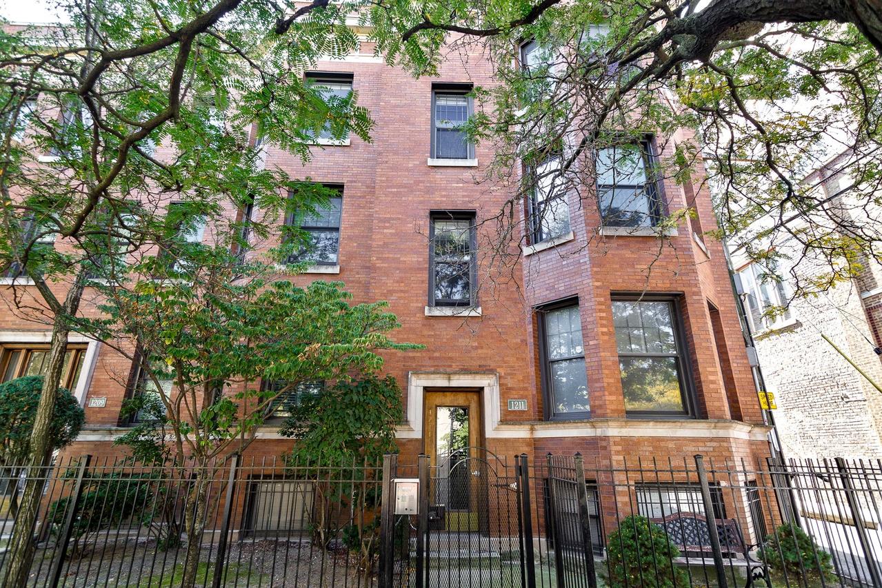 1211 W Morse Ave. #2, Chicago, IL 60626